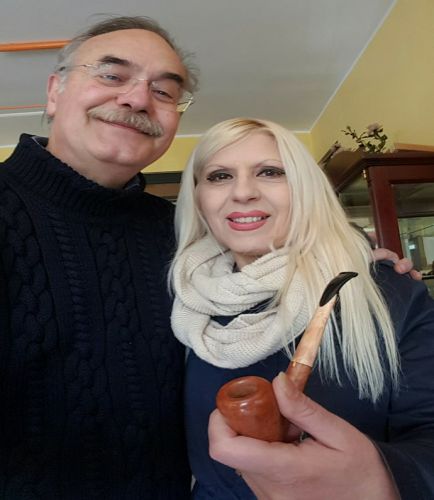 Il signore delle pipe Amorelli e Mariella Buono corrispondente di Luxury