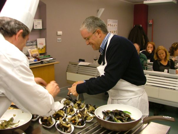 Cozze e carciofi sardi con curcuma e yogurt -Ricetta. 
