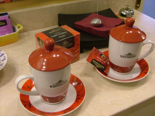 Tea for two.Una tazza del re a 9 mila euro