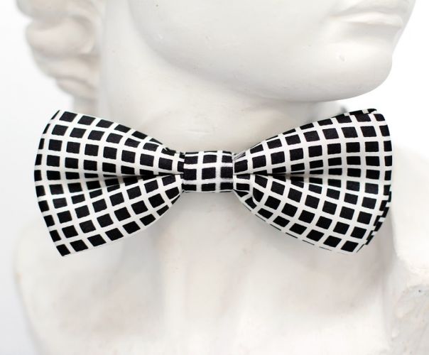 Dress code: white or black tie. Ma come ti vesti?