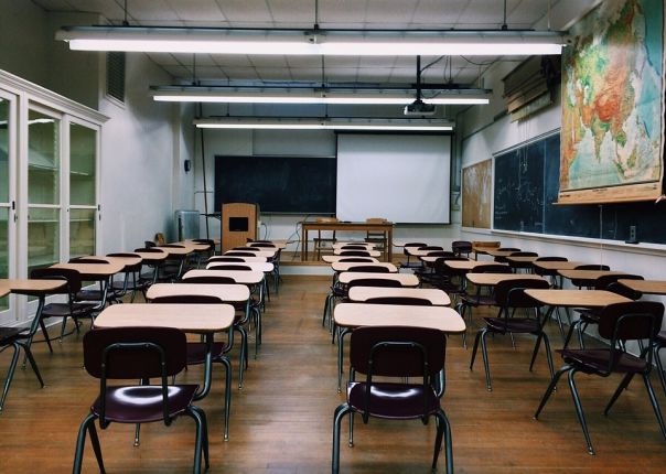 2 settembre: primo giorno di scuola in Ucraina - i genitori festeggiano