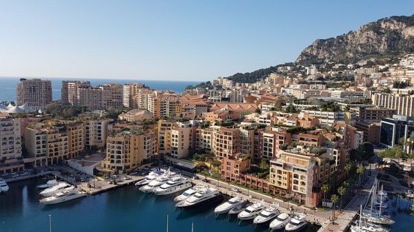 Tutti al Twiga. Monte Carlo day or night: per molti ma non per tutti