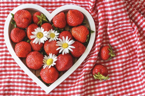 A San Valentino: offrite fragole al cioccolato bianco - ricette di Gusto Italiano