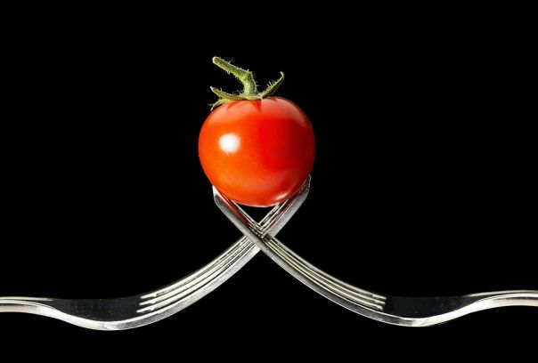  Kamjanka-Dniprovs'ka ed il monumento al pomodoro